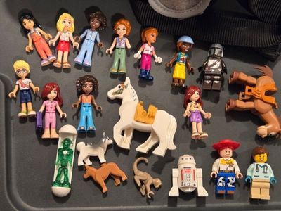 Lego Minifigures & Animals Lot