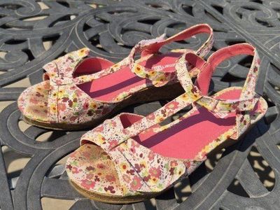 Floral Print Wedge Sandals, Size 6, Pink & Yellow, Buckle Strap