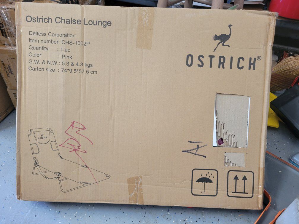 NIB Ostrich brand Chaise Lounge (Pink)