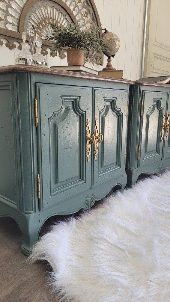 Vintage Drexel Heritage nightstand set