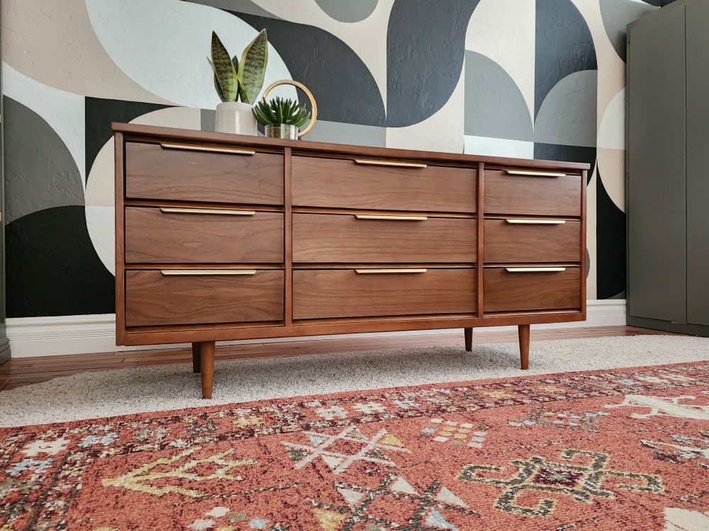 Stunning Walnut Mid Century Modern Dresser