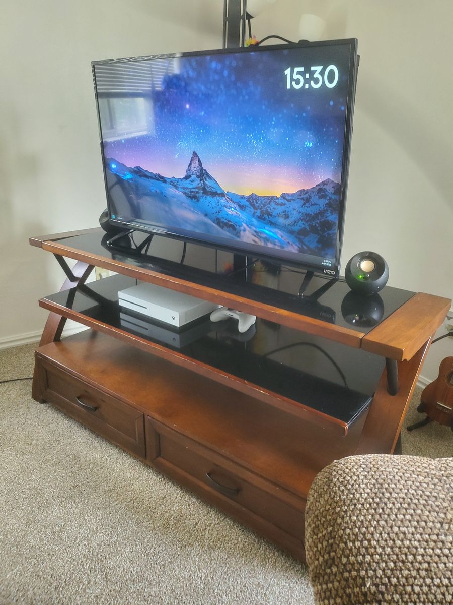 TV Stand 65"
