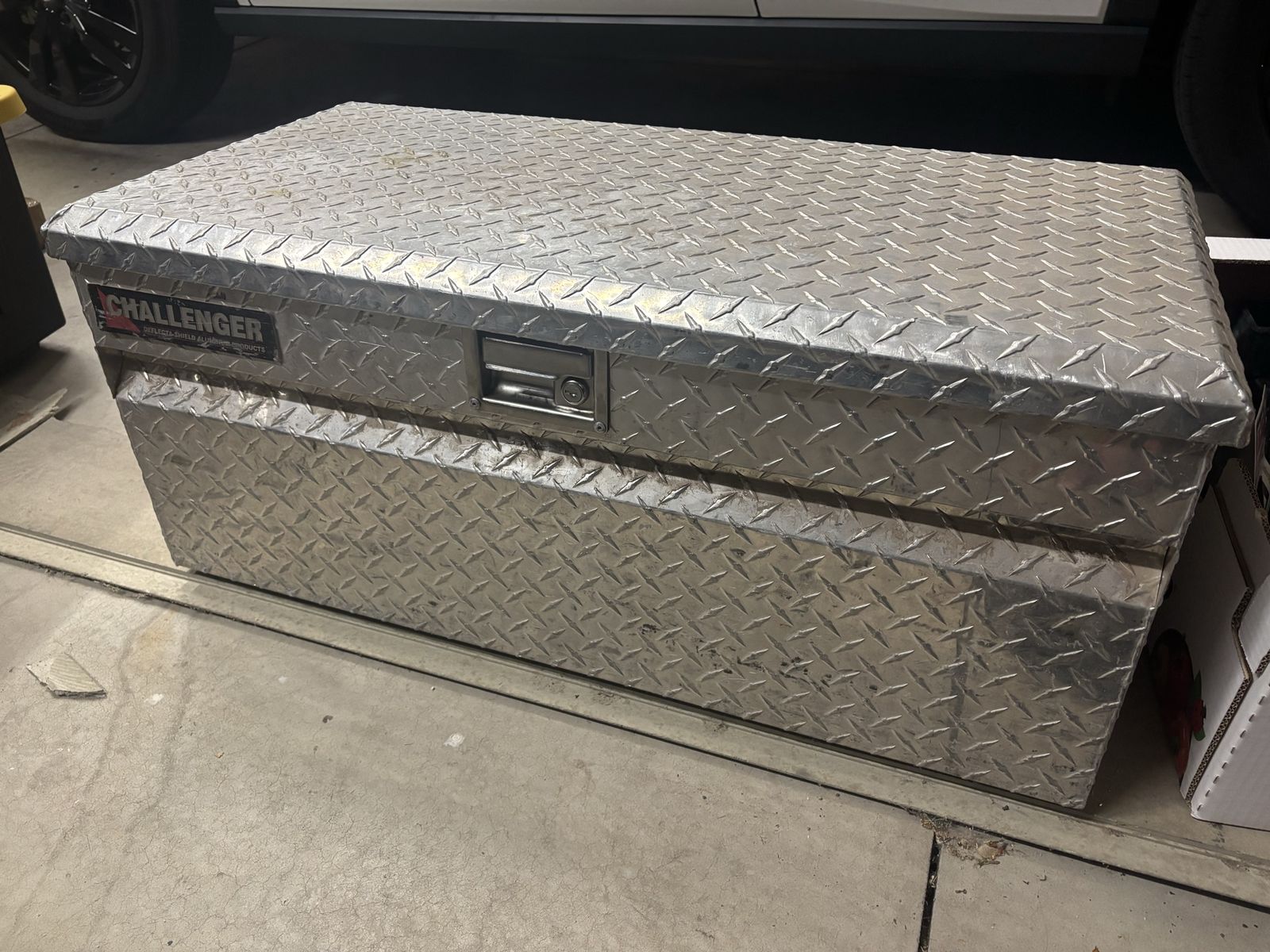 Diamond plated truck box