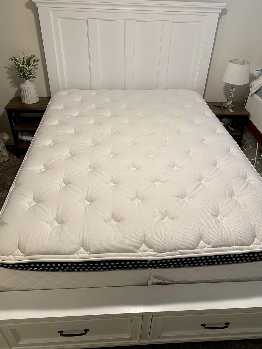 Cal King, Excellent Condition, Winkbed, Inner Spring, Like New