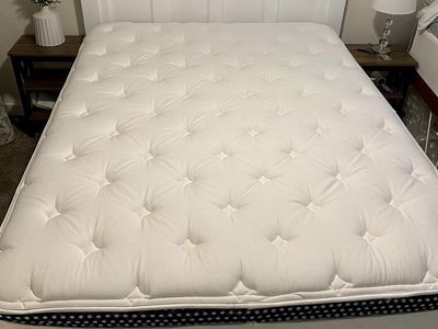 Cal King, Excellent Condition, Winkbed, Inner Spring, Like New
