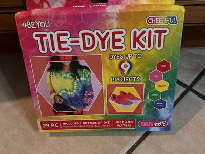 Cheerful #BE YOU Tie-Dye Kit