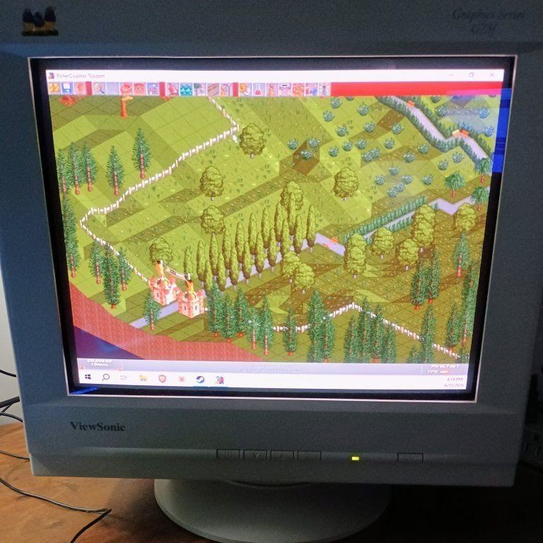 LIKE NEW CRT Monitor NEED GONE TODAY