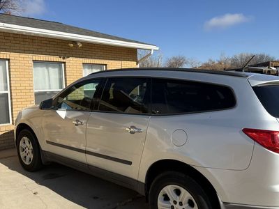 2011 CHEVROLET TRAVERSE LS