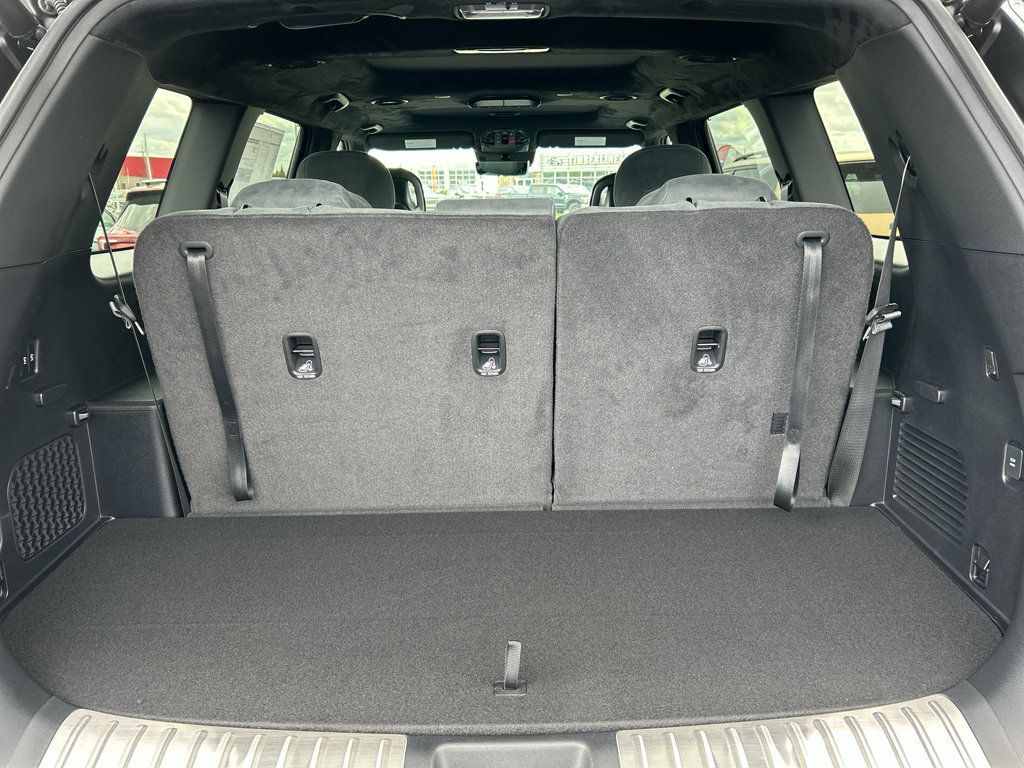 Main image 8