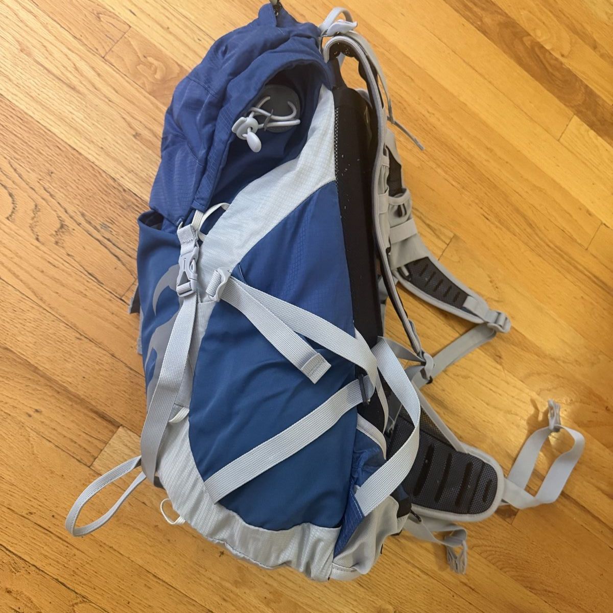 Main image 6