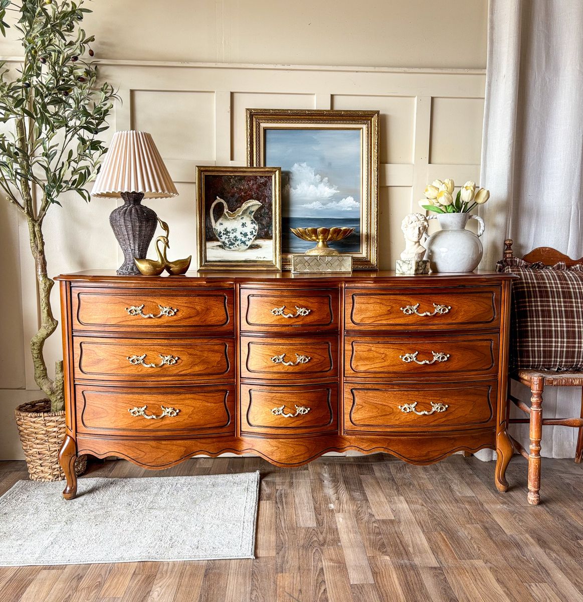 *FREE DELIVERY* Vintage Broyhill French Dresser