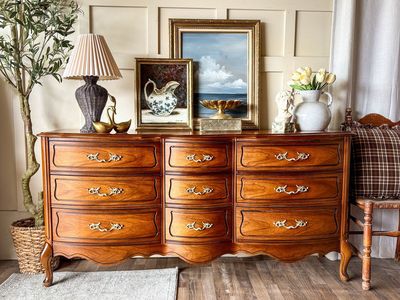 *FREE DELIVERY* Vintage Broyhill French Dresser