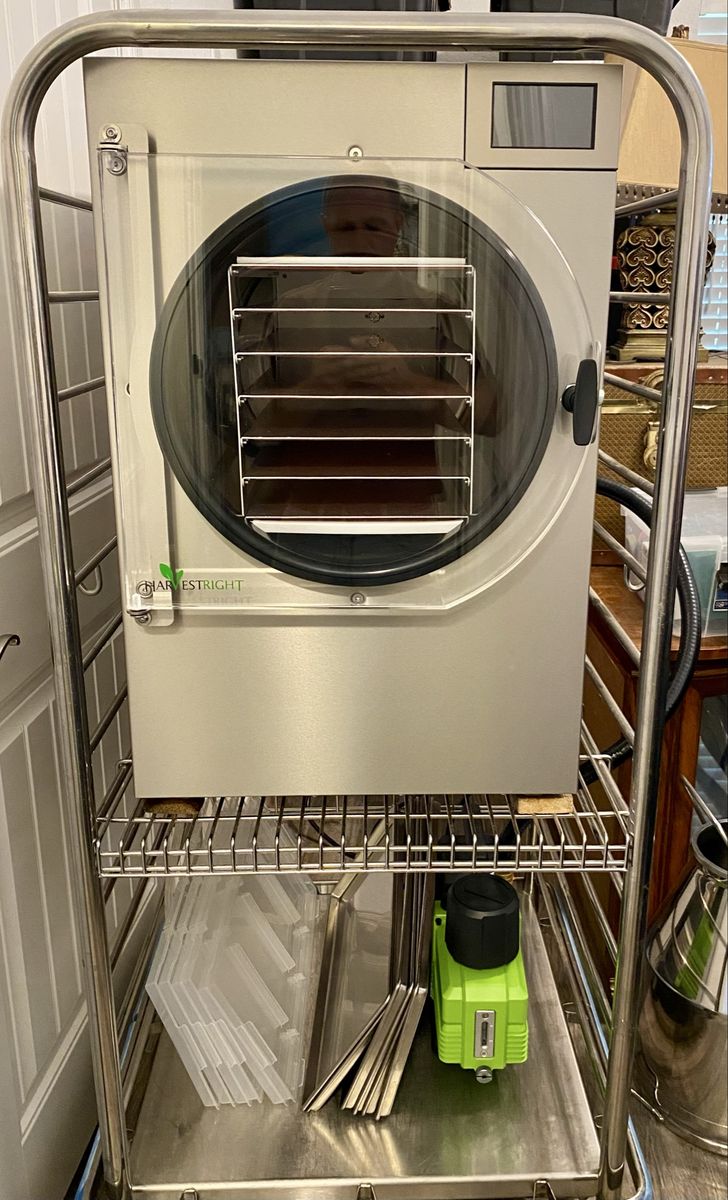 Harvest Right Pro Freeze Dryer, Large 6-Tray - Includes Accessories & Pump