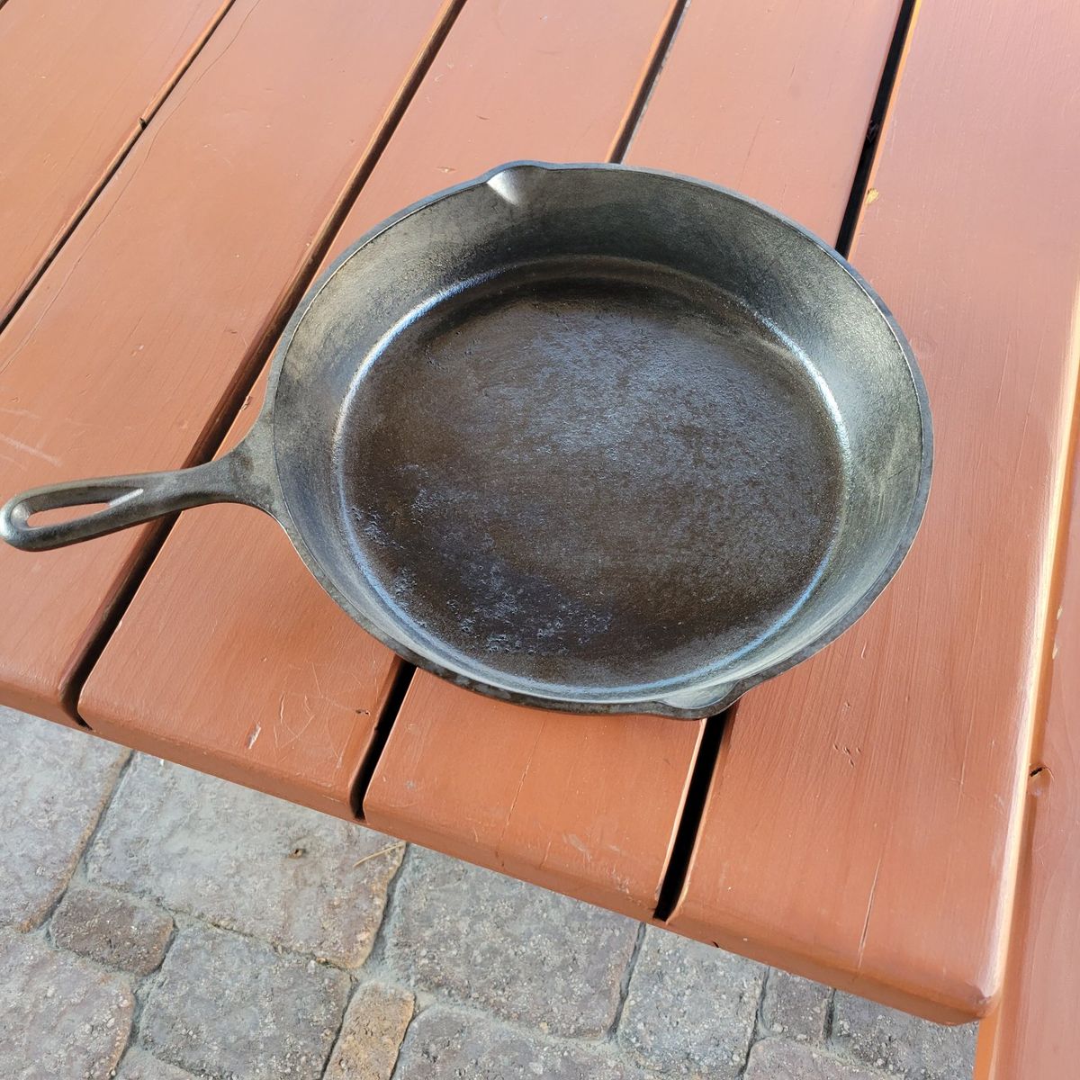 12 inch lodge cast iron pan.