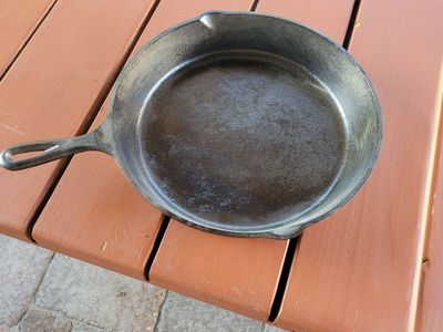 12 inch lodge cast iron pan.