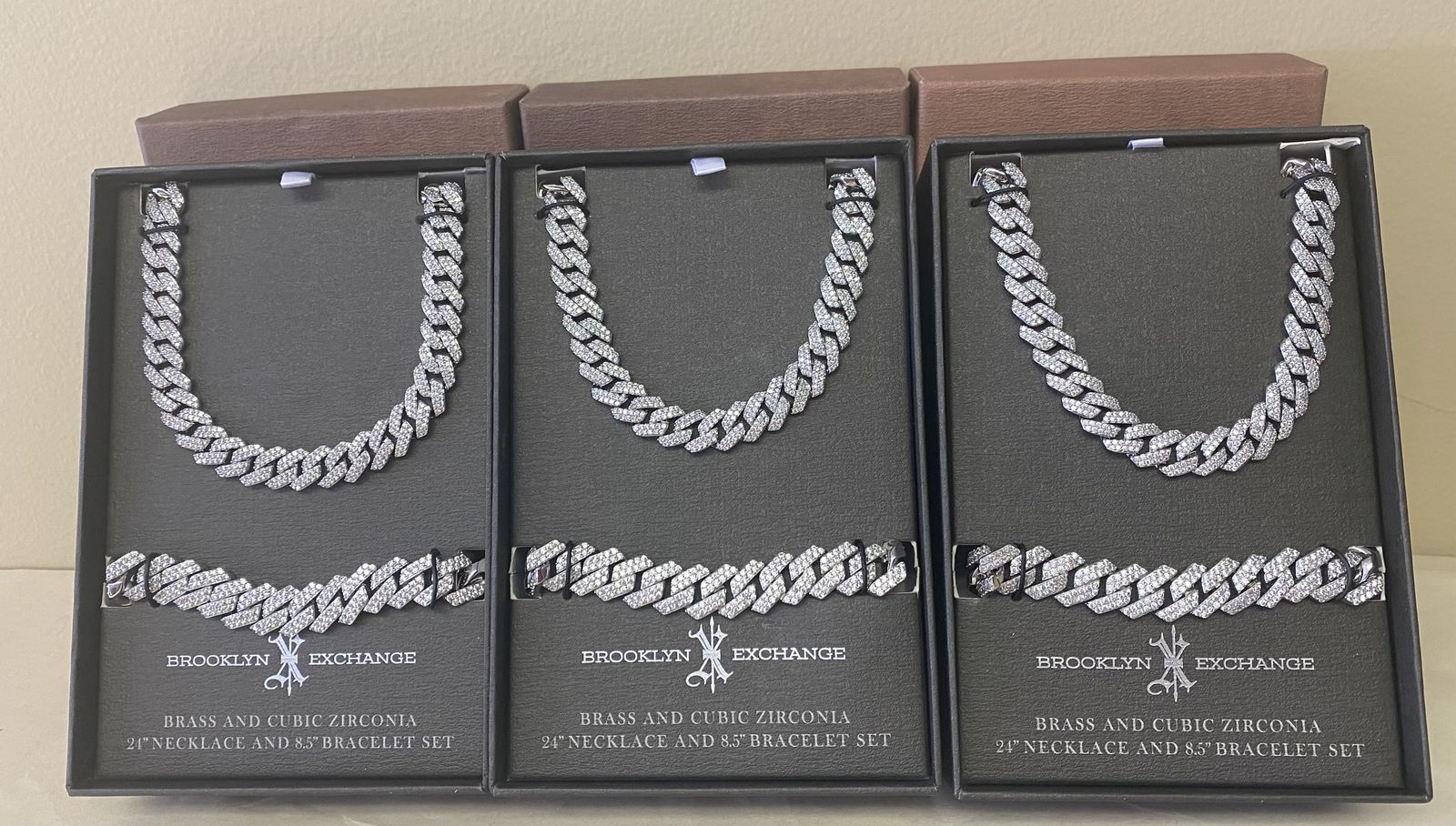 BROOKLYN EXCHANGE  BRASS AND CUBIC ZIRCONIA 24-IN NECKLACE AND 8.5 IN BRACELET SET SILVER/ Cuban Link Design