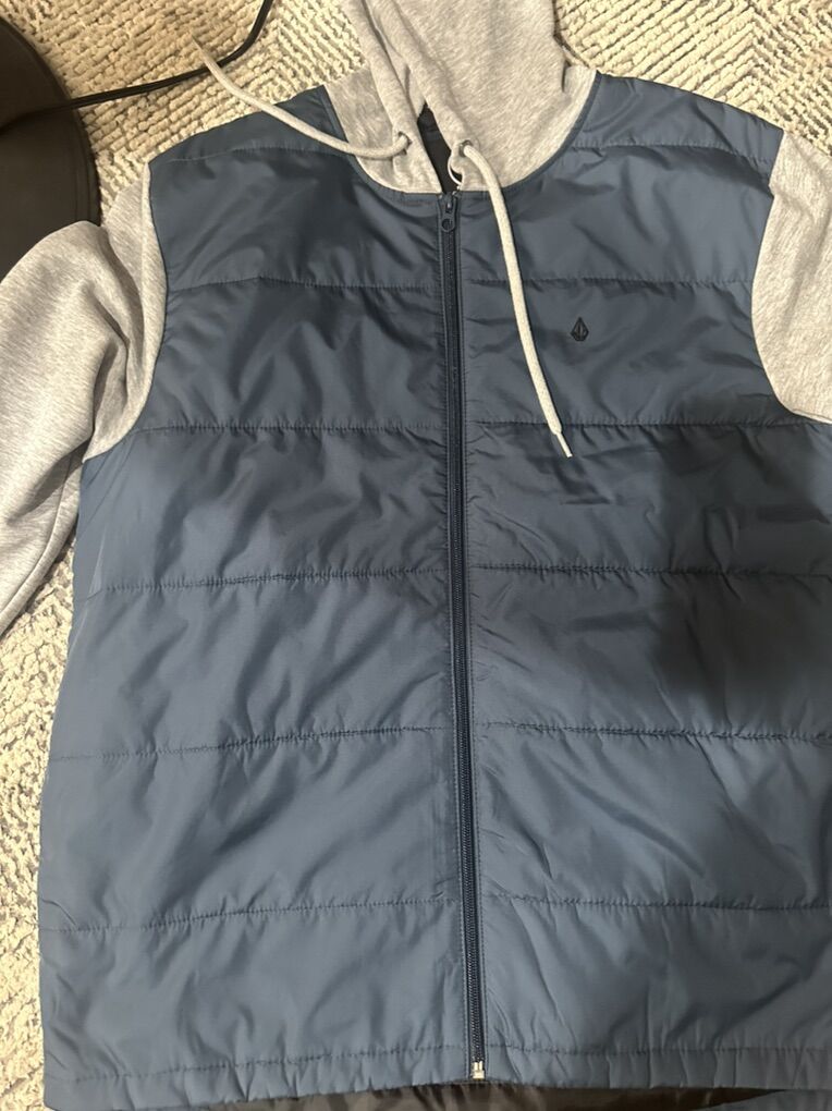 NeW Large Volcom Hoodie