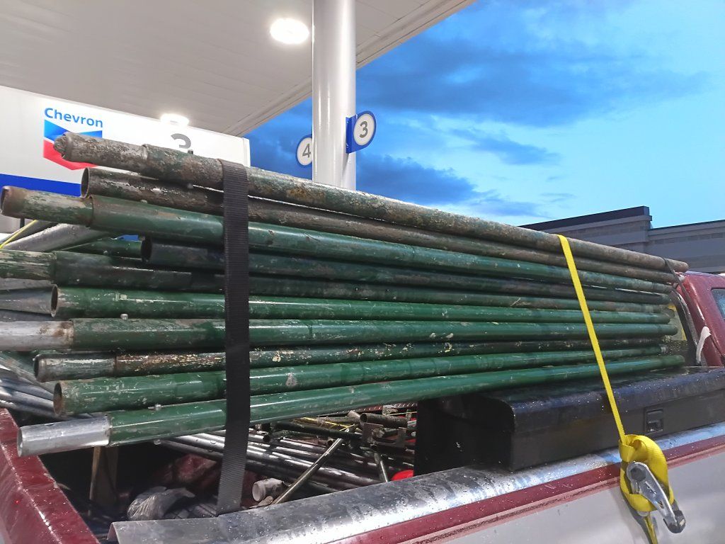 used scaffolding in great shape 10 6 foot frames 10 braces 10 sidearms ...moving tomorrow must go tonight. sacrifice 500$$