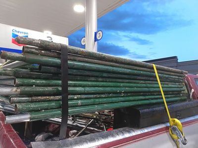used scaffolding in great shape 10 6 foot frames 10 braces 10 sidearms ...moving tomorrow must go tonight. sacrifice 500$$