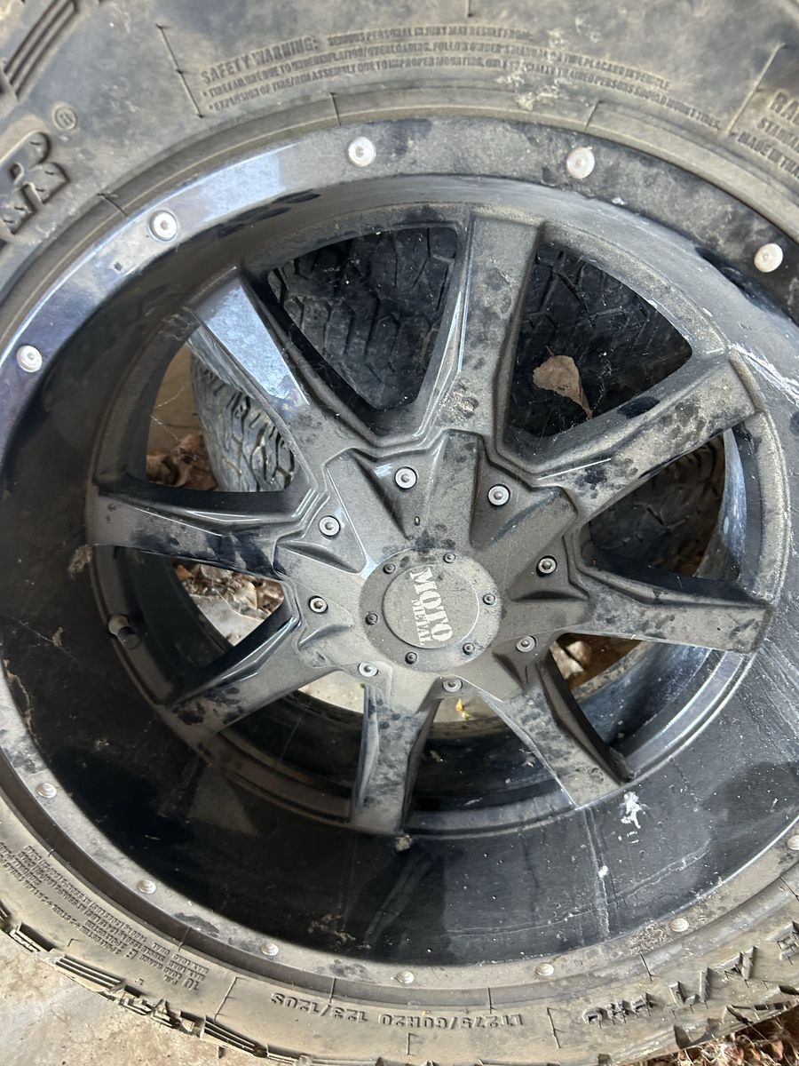 Moto Metal Black Wheels and Tires - Used, 6-Lug