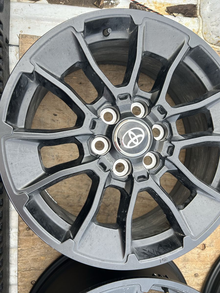 Toyota Tundra 20” Wheels