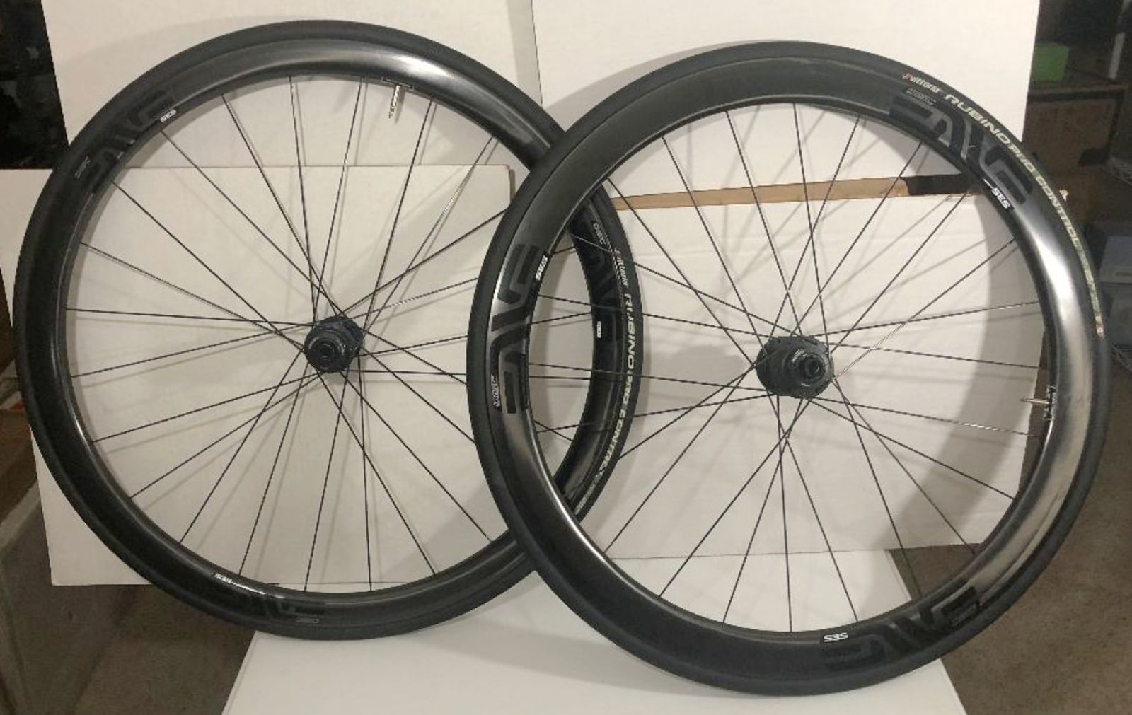 ENVE 3.4 SES Gen1 Carbon Disc Brake Wheelset/700C with Vittoria Rubino Pro Tires