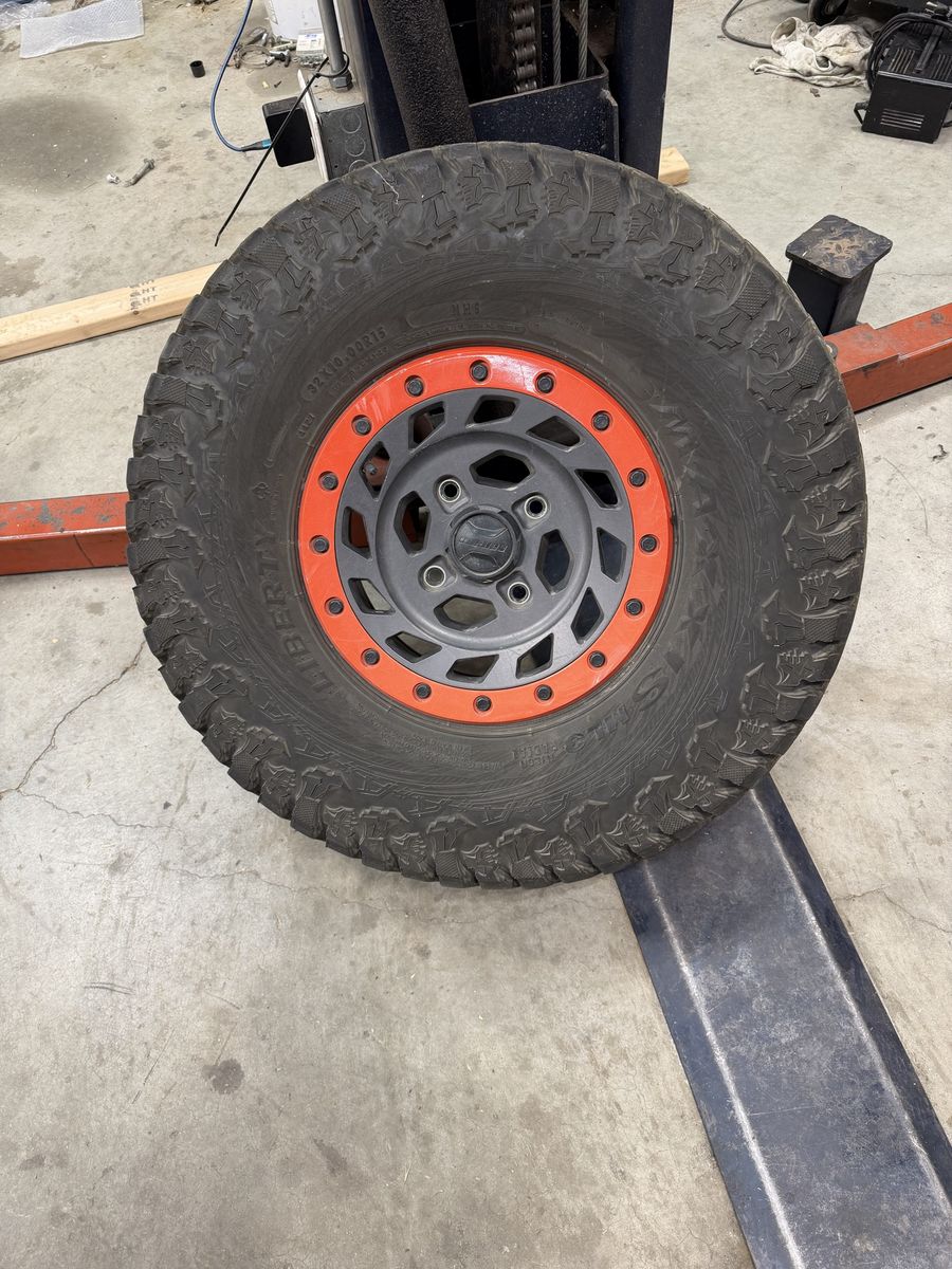 2022 Canam X3 XRC Spare tire and Bead Lock wheel