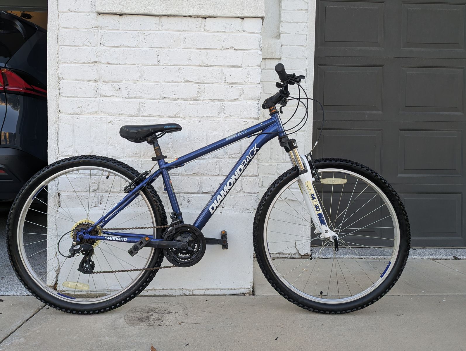 Diamondback Mountain Bike: Small Frame, 27.5 tires