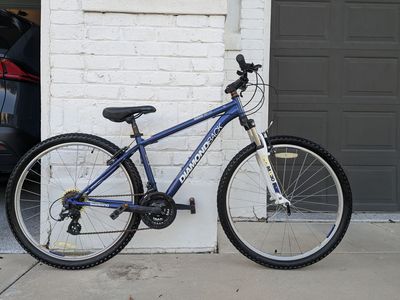 Diamondback Mountain Bike: Small Frame, 27.5 tires