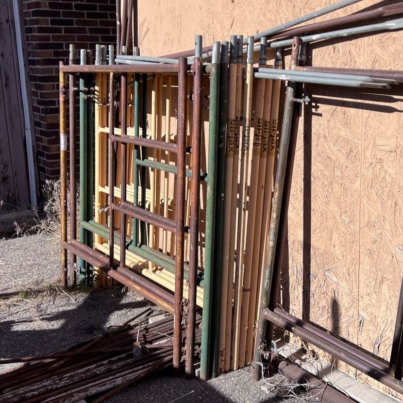 6 - sets of 5’x5’ scaffolding with cross braces