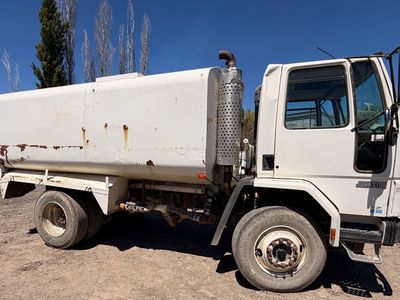 Water Truck ***LOW MILES*** Ford CF8000 32k lv GVWR Automatic Transmission