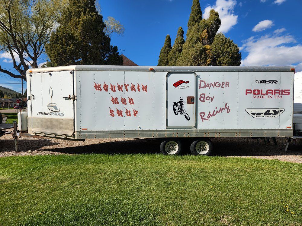 Exxiss Aluminum  Enclised Snowmobile Trailer