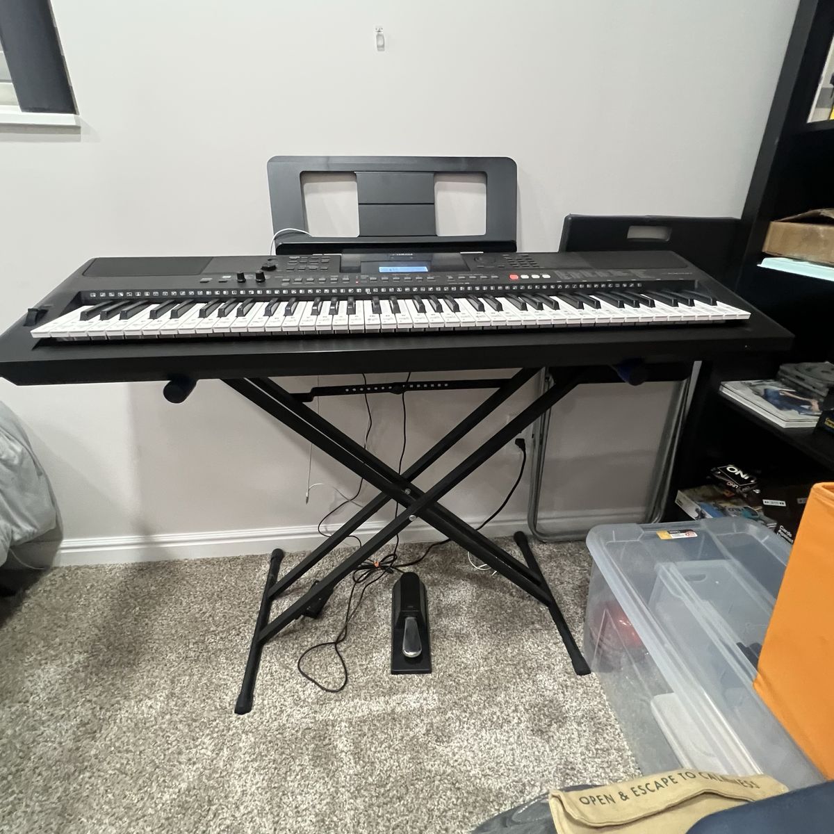 Yamaha PSR-EW410 Portable 76-Key Keyboard Piano with Stand and Pedal