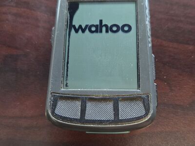 Wahoo Elemnt Bolt (original) cycling computer bike computer with GPS