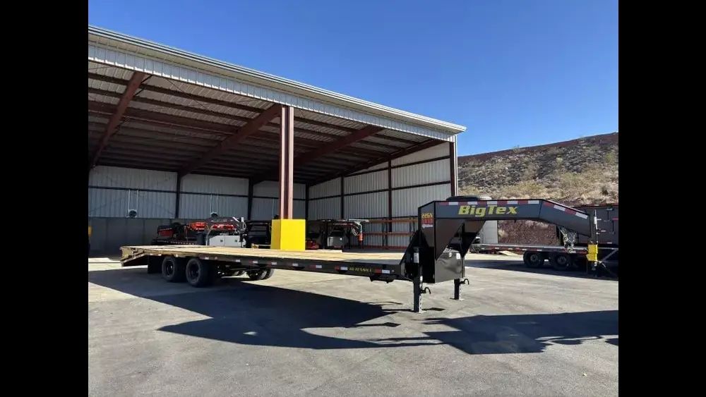 2026 Big Tex Trailers 8.5x25 23.9K Gooseneck Flat