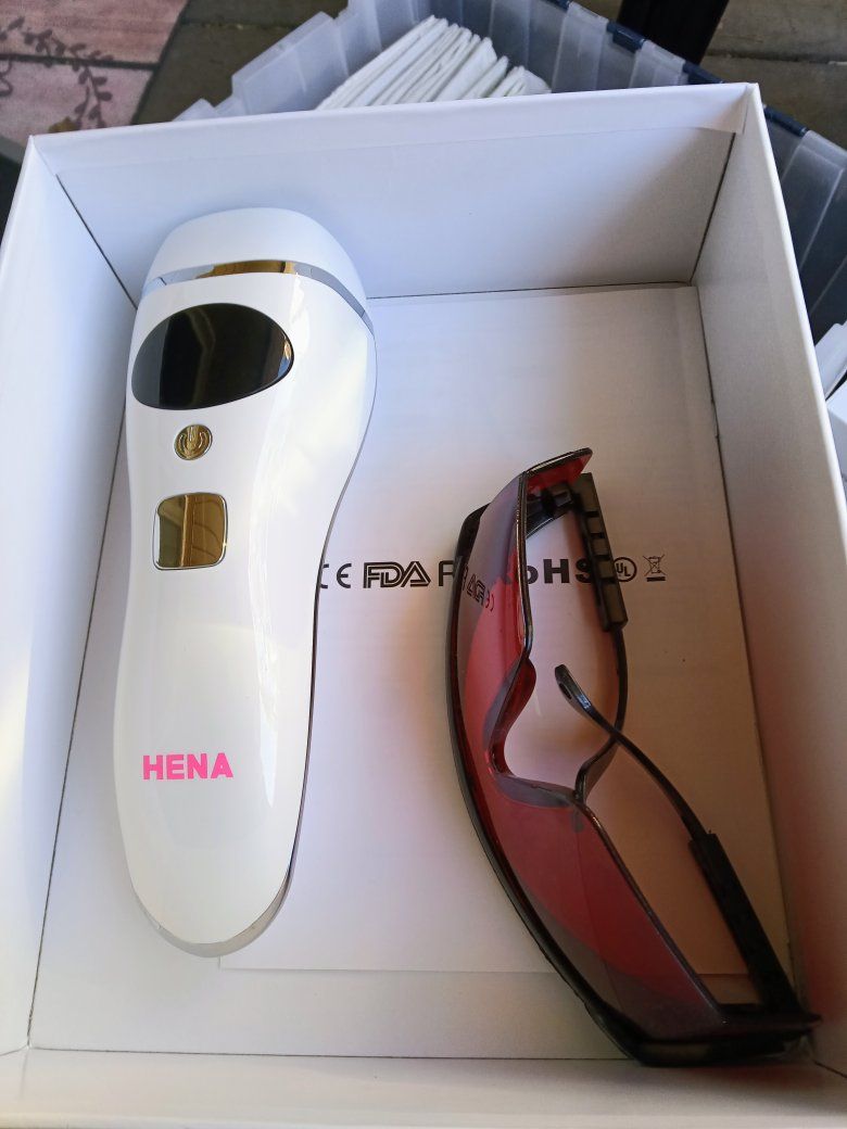 HENA IPL Hair Removal Device with Protective Glasses