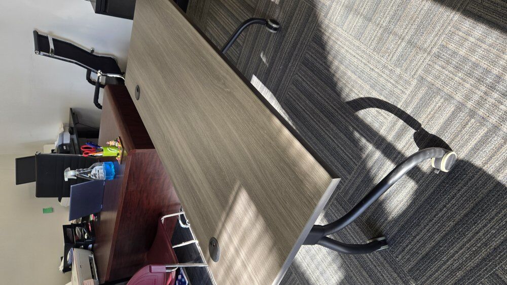 Mobile foldable flip top training table