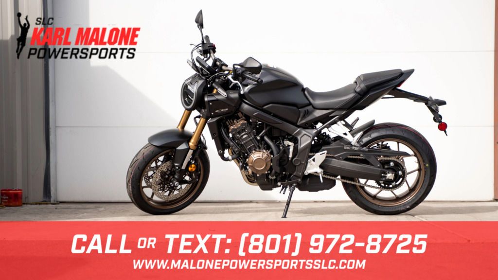2026 HONDA CB650R E-Clutch Matte Black Metallic -