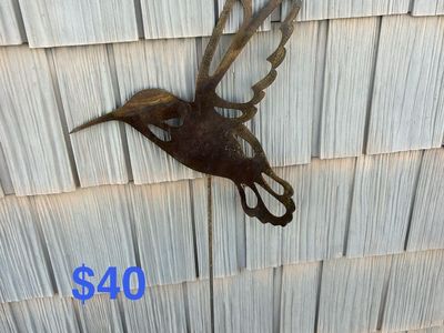 Metal hummingbird