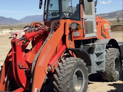 Wheeled loader clark industries