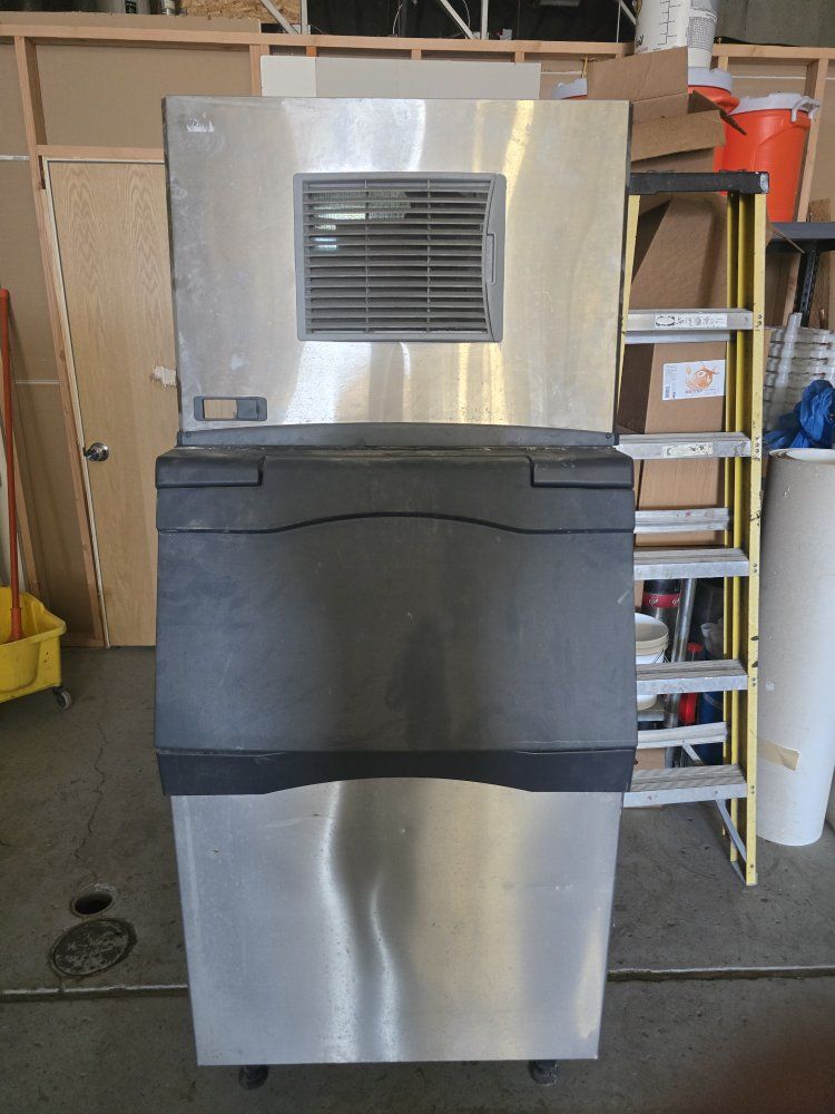 Scotsman C0530MA-1E 500lb Air-Cooled Commercial Ice Maker w/ Bin - Used