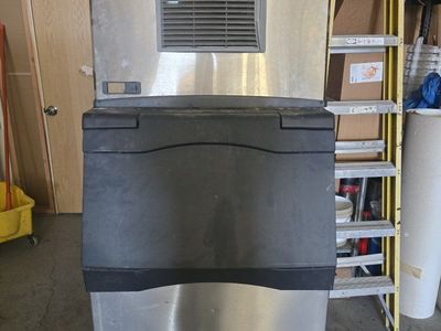 Scotsman C0530MA-1E 500lb Air-Cooled Commercial Ice Maker w/ Bin - Used