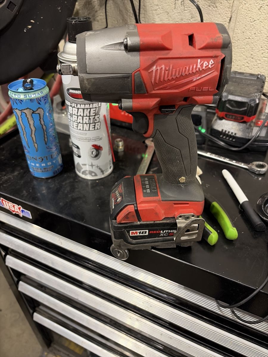 Milwaukee 1/2in 3 inch anvil and 3/8 electric impacts