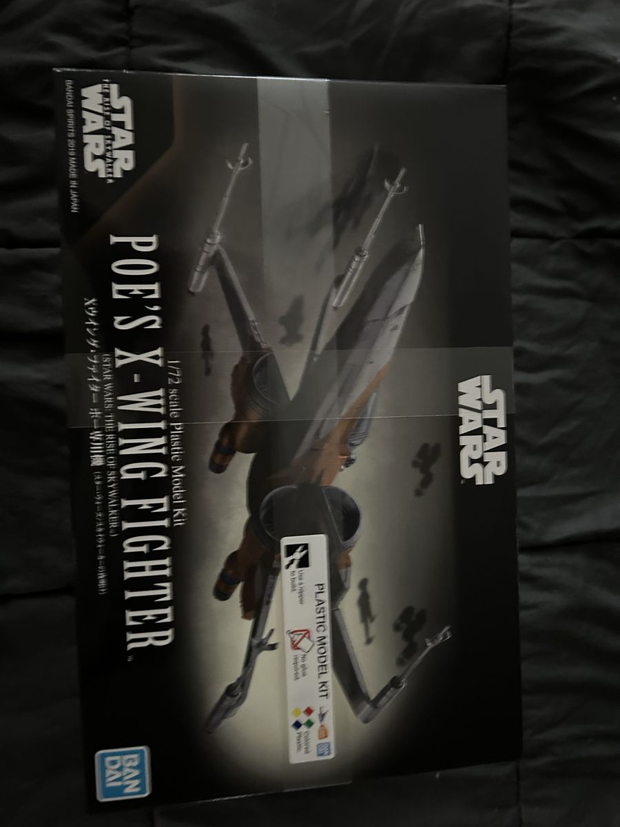 Star Wars Poe's X Wing Fighter Bandai