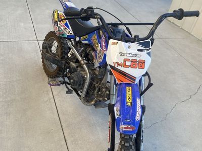 Apollo DB32 110cc dirt bike