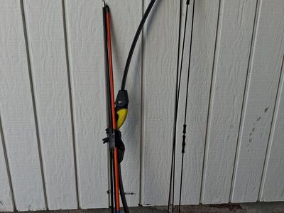 Barnett Lil' Banshee Youth Compound Bow with Arrows