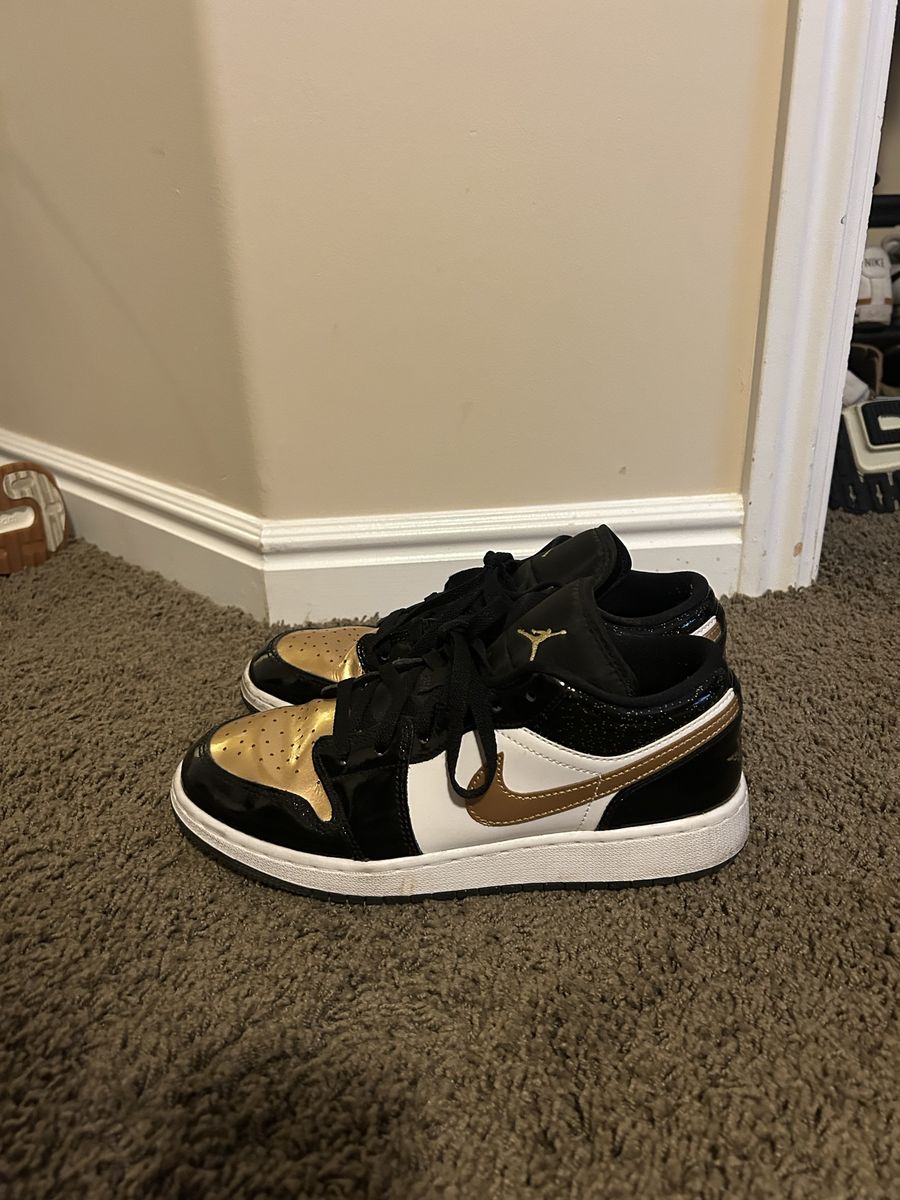 7Y/8.5 W Nike Air Jordan 1 Low