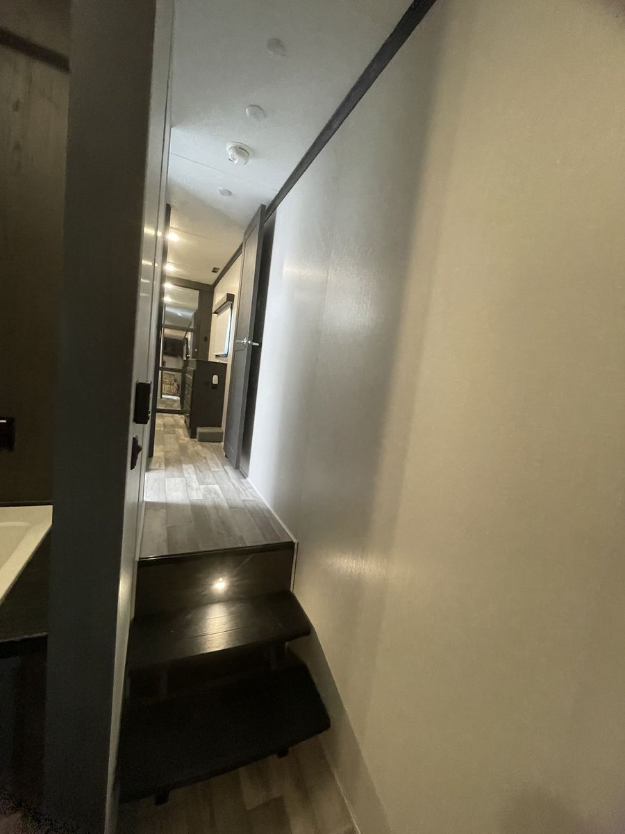 Main image 13