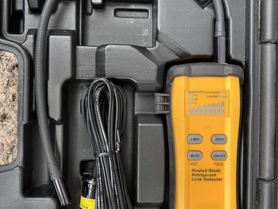Fieldpiece SRL8 Heated Diode Refrigerant Leak Detector