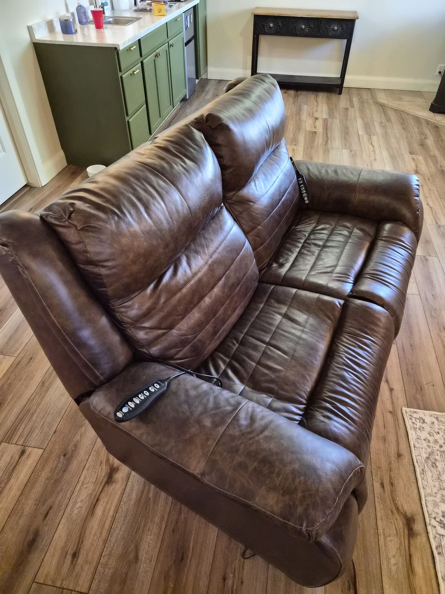 Loveseat recliner